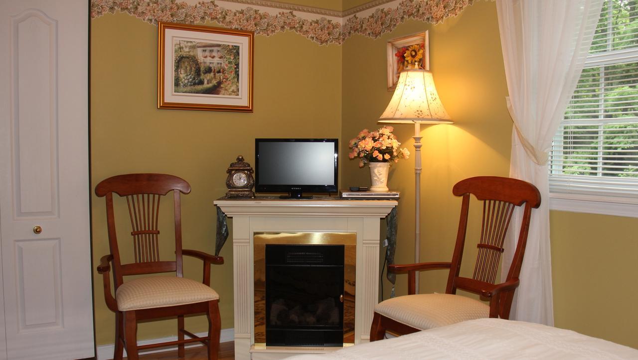 Arkadia Eastman B&B Экстерьер фото