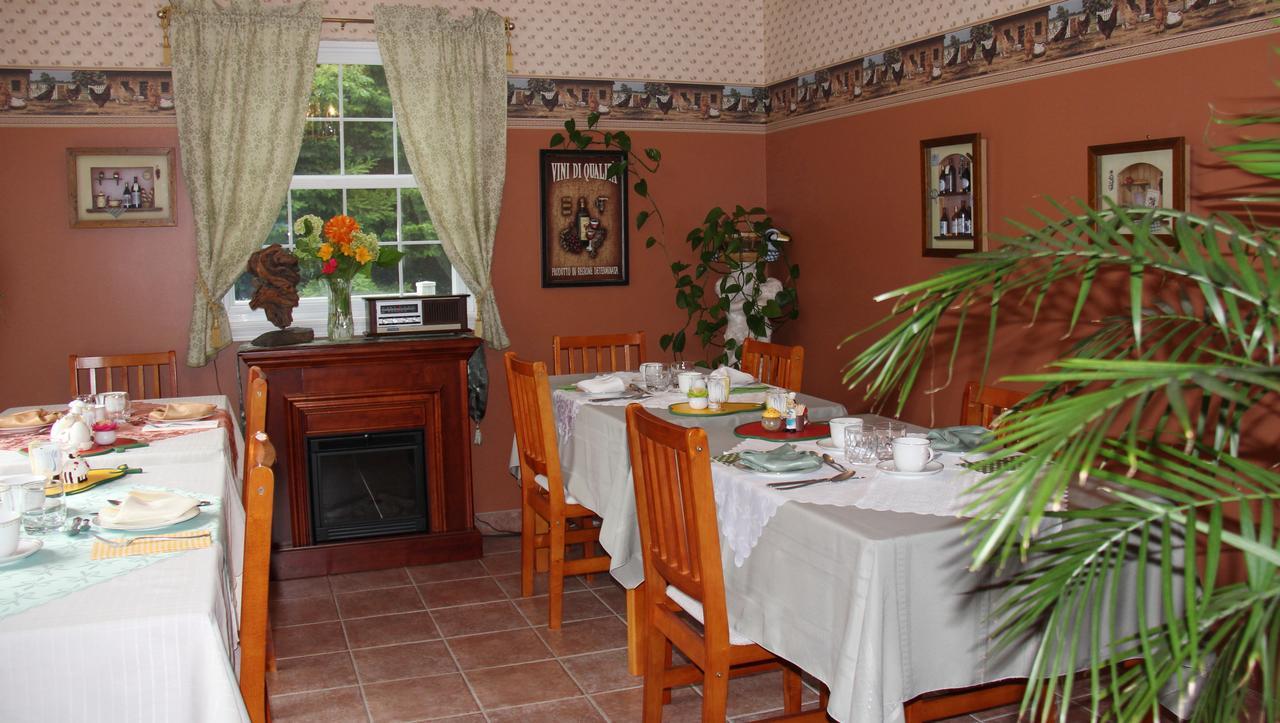 Arkadia Eastman B&B Экстерьер фото